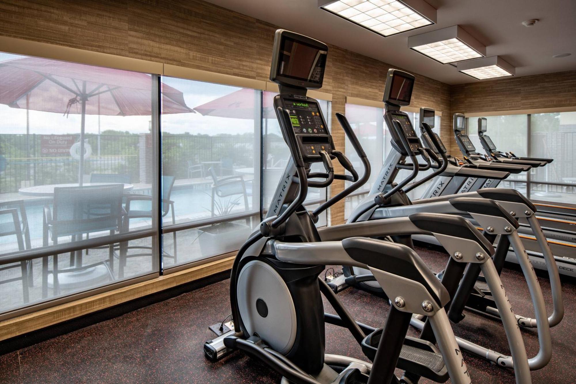 Towneplace Suites By Marriott Dallas מסקיט מראה חיצוני תמונה